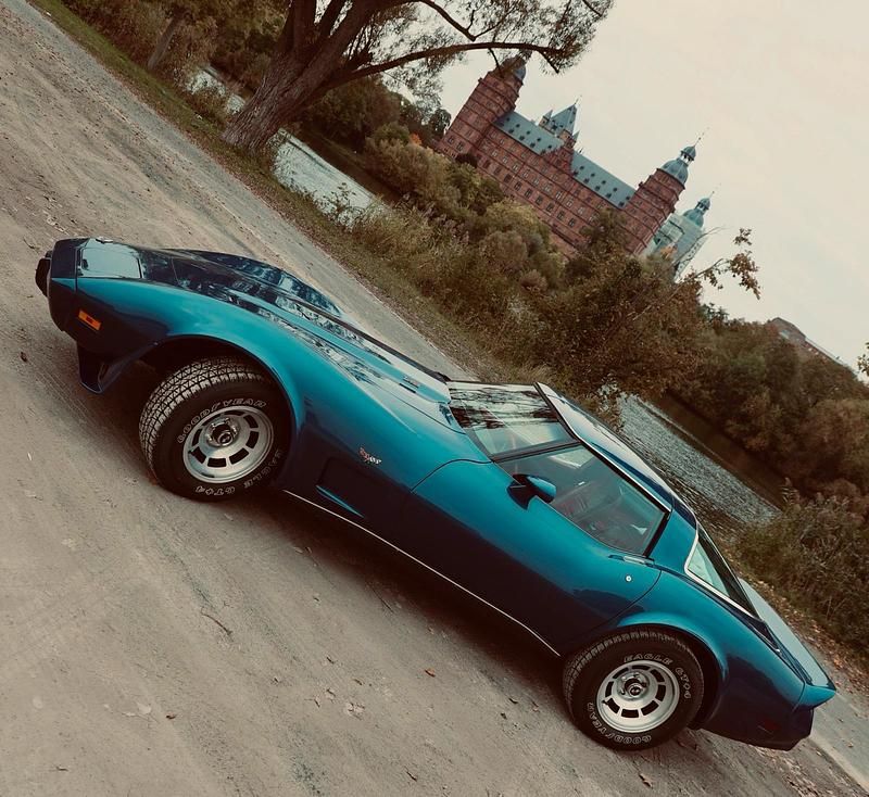 Blau Gebraucht 1978 Chevrolet Corvette Coupé | 18.100 € - Bild 1/4