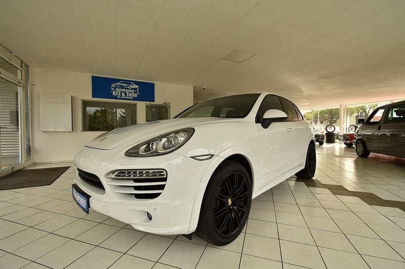 Weiß Gebraucht 2012 Porsche Cayenne GTS Sport SUV | 25.980 € - Bild 1/4