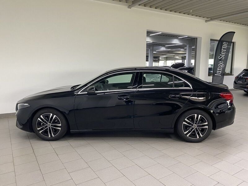 Gebraucht Mercedes A180 Premium 136 PS (100 kW) 2024 Schwarz Kleinwagen