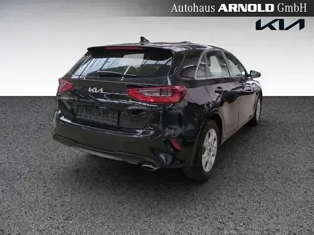 Usado Kia Ceed Vision 140 CV (102 kW) 2025 Negro Utilitario