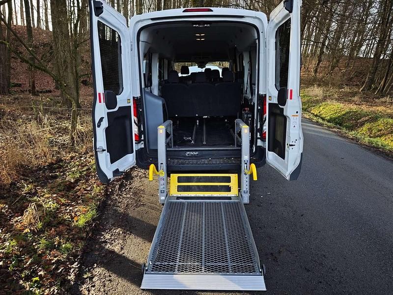 Gebraucht Ford Transit Trend 131 PS (96 kW) 2019 Frostweiß Van / Kleinbus