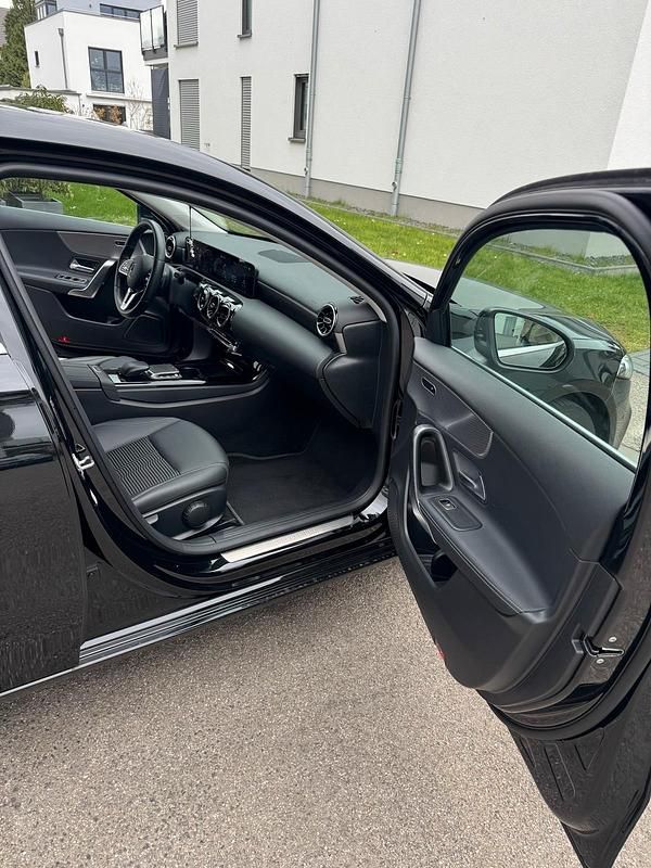 Gebraucht Mercedes A250 225 PS (165 kW) 2022 Schwarz Kleinwagen