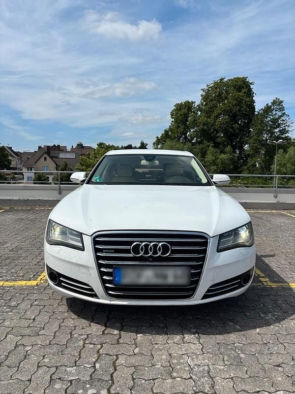 Weiß Gebraucht 2013 Audi A8 Limousine | 10.500 € (Superpreis) - Bild 1/4