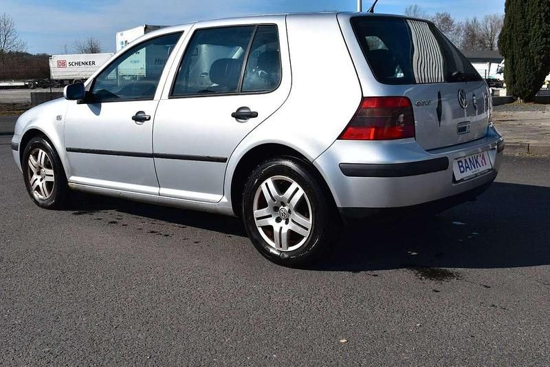 Gebraucht VW Golf IV Edition 101 PS (74 kW) 2000 Silber Limousine