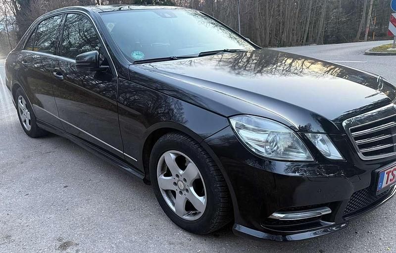 Gebraucht Mercedes E300 204 PS (150 kW) 2013 Obsidianschwarz  metalliclack Limousine