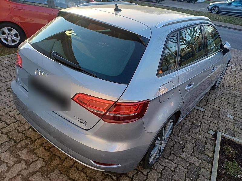 Gebraucht Audi A3 116 PS (85 kW) 2019 Silber Limousine