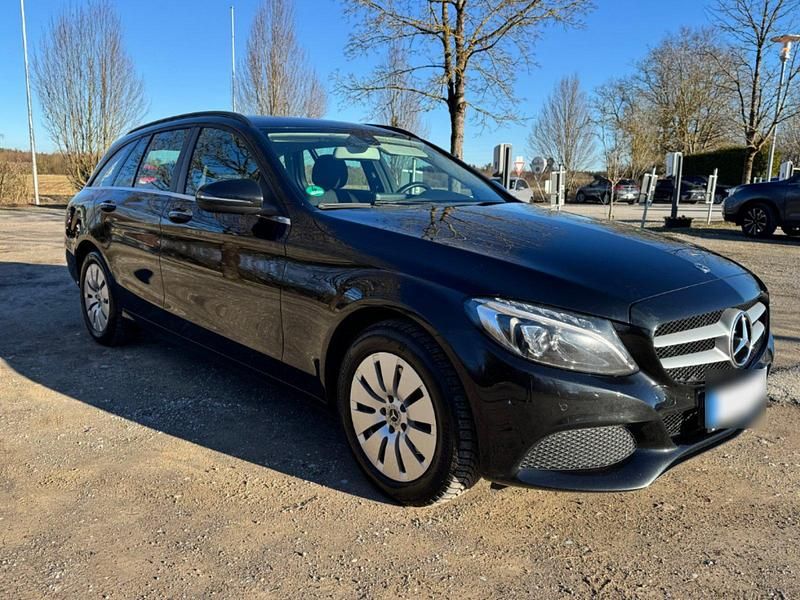 Gebraucht Mercedes C220 170 PS (125 kW) 2018 Schwarz Kombi