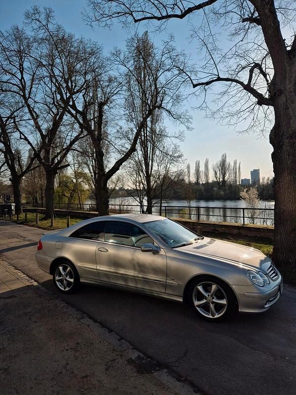 Gebraucht Mercedes CLK320 218 PS (160 kW) 2002 Silber Coupé
