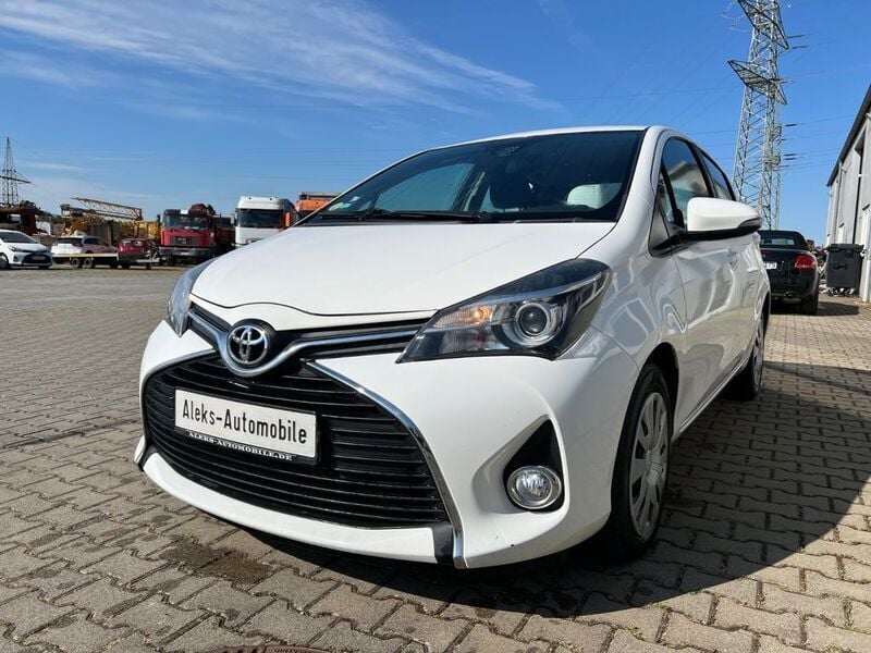 Gebraucht Toyota Yaris 90 PS (66 kW) 2016 Weiß Limousine