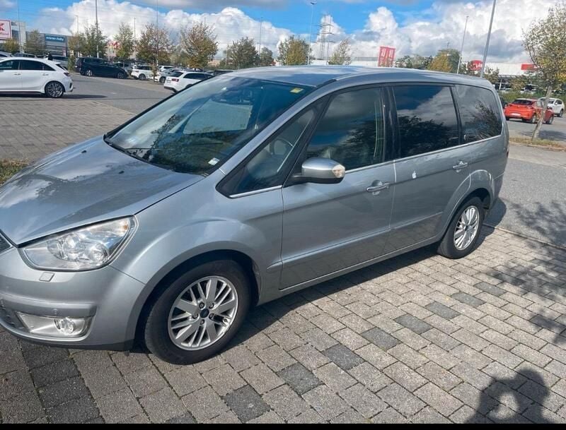 Silber Gebraucht 2007 Ford Galaxy Ghia Van / Kleinbus | 4.500 € (Fairer Preis) - Bild 1/4