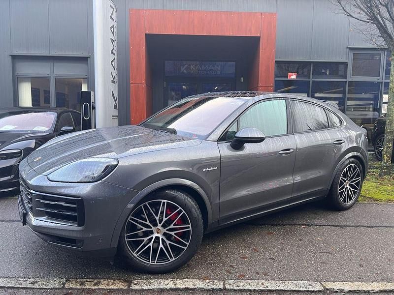 Grau Gebraucht 2024 Porsche Cayenne Coupe Coupé | 106.600 € (Guter Preis) - Bild 1/3
