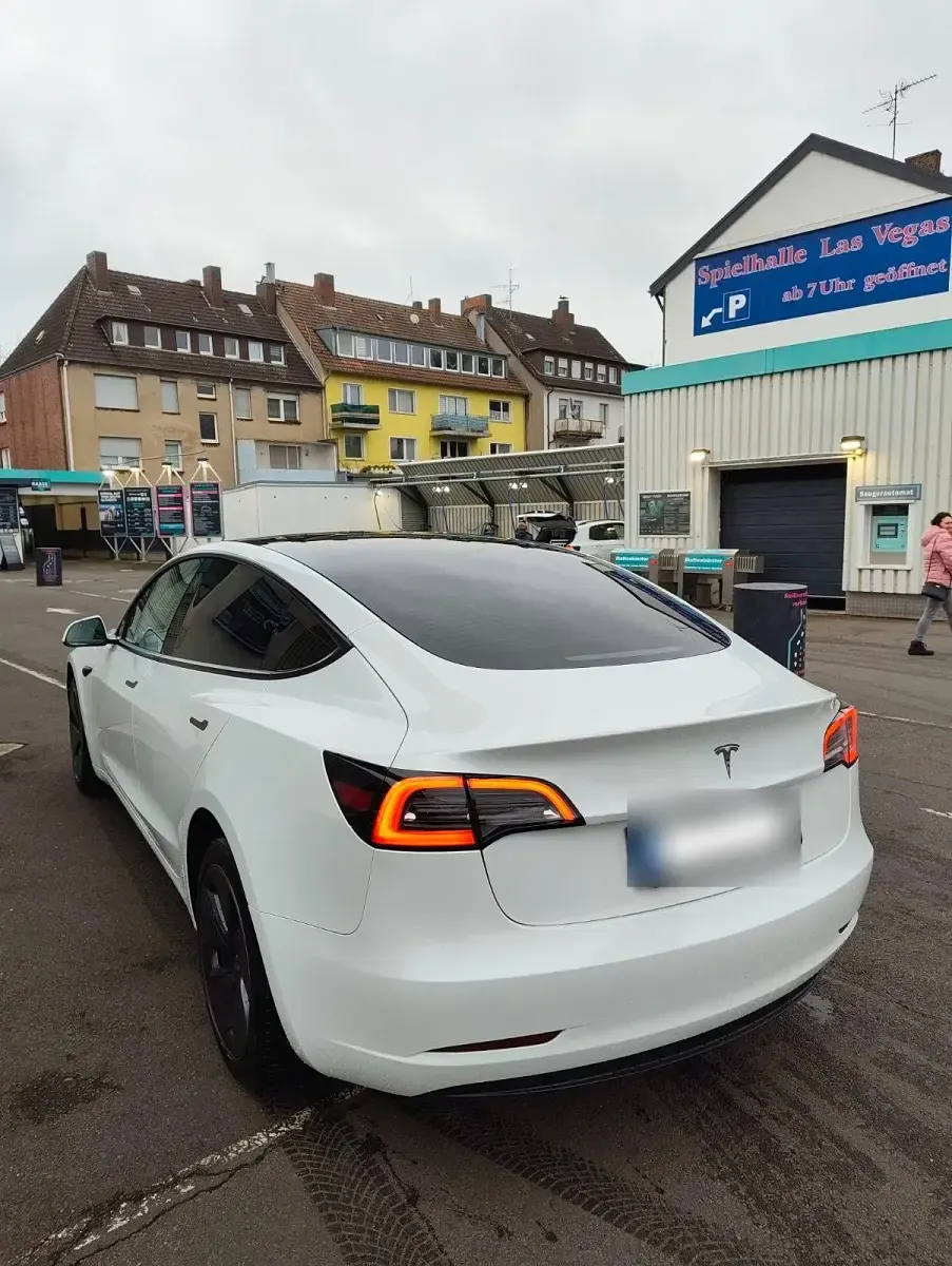 Gebraucht Tesla Model 3 208 kW (283 PS) 2022 Weiß Limousine