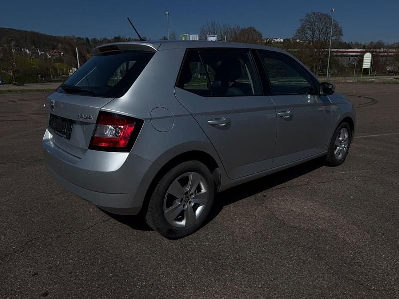 Gebraucht Skoda Fabia 90 PS (66 kW) 2016 Silber Kleinwagen