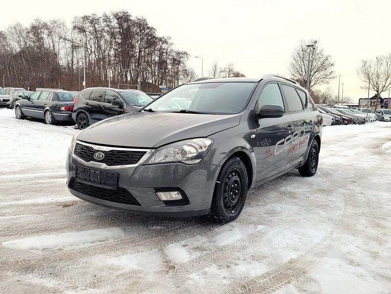 Gebraucht Kia Ceed Sportswagon Vision 116 PS (85 kW) 2010 Grau Kombi