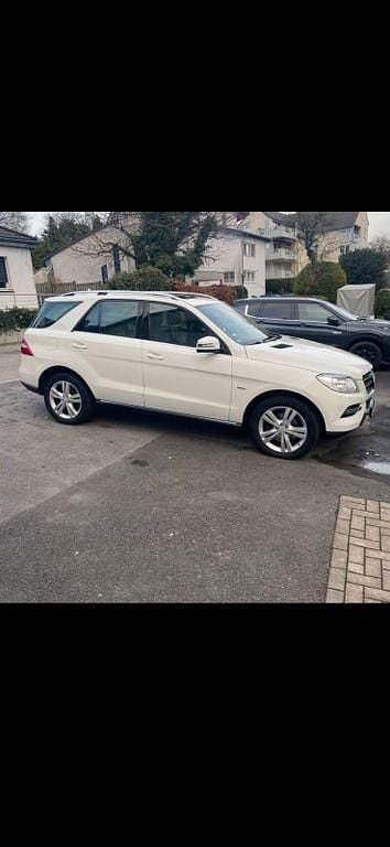 Gebraucht Mercedes ML250 204 PS (150 kW) 2012 Weiß SUV