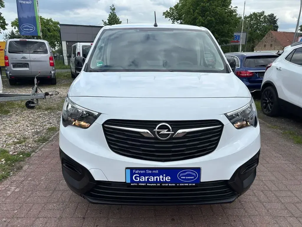 Gebraucht Opel Combo Edition 131 PS (96 kW) 2022 Weiß Van / Kleinbus