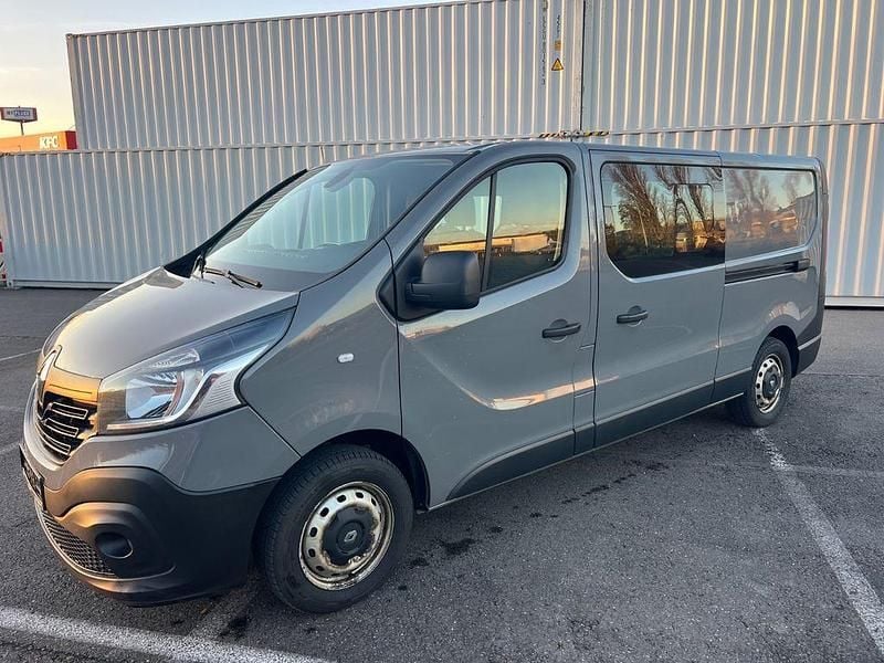 Grau Gebraucht 2019 Renault Trafic Van / Kleinbus | 9.750 € (Fairer Preis) - Bild 1/4