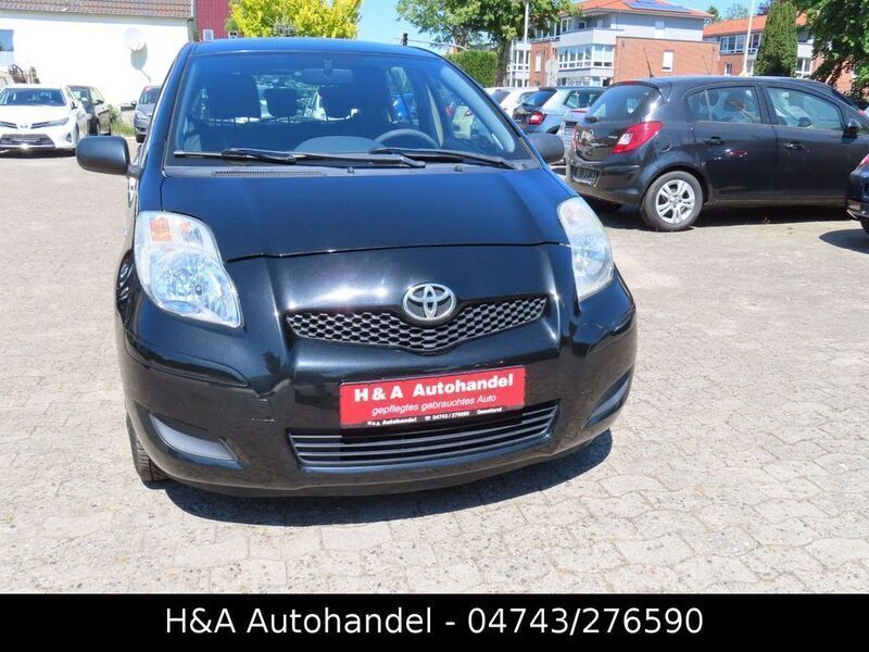 Schwarz Gebraucht 2009 Toyota Yaris Limousine | 2.999 € (Fairer Preis) - Bild 1/4