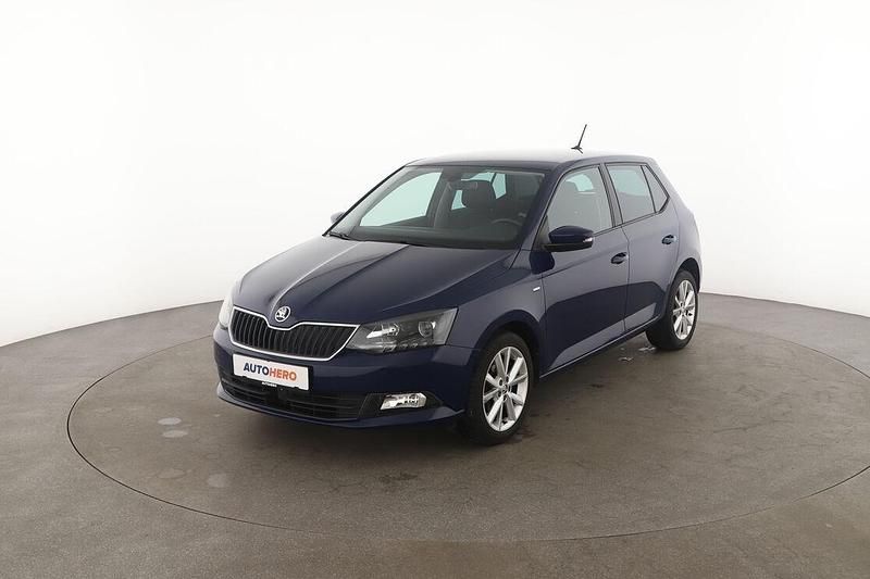 Blau Gebraucht 2018 Skoda Fabia Clever Limousine | 10.340 € (Fairer Preis) - Bild 1/3