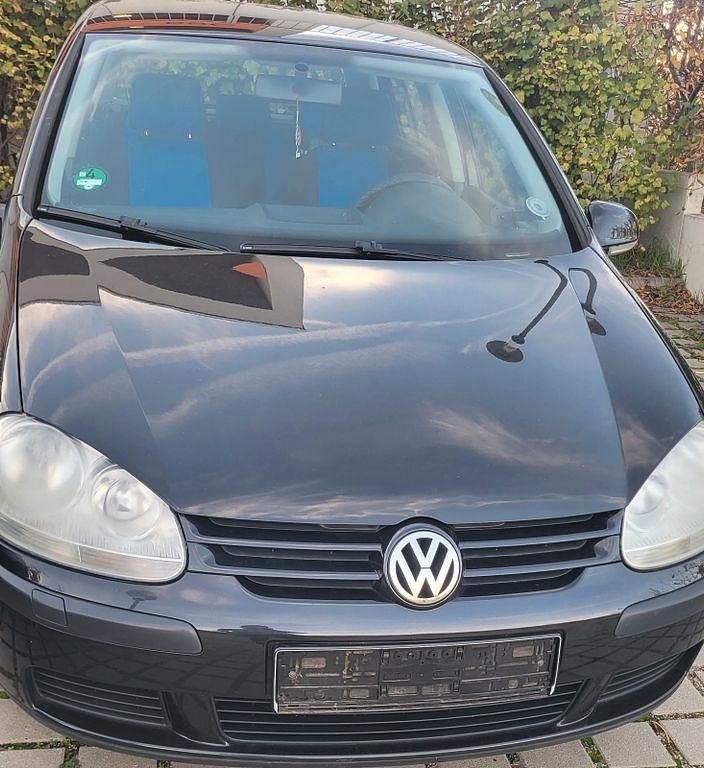 Schwarz Gebraucht 2005 VW Golf IV Kombi | 3.250 € (Etwas zu teuer) - Bild 1/4