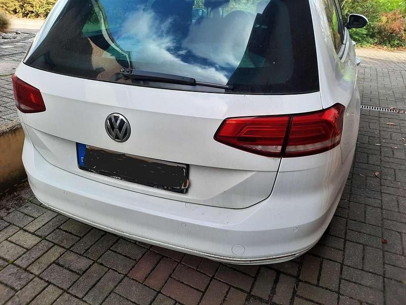Gebraucht VW Passat Highline 150 PS (110 kW) 2016 Kombi