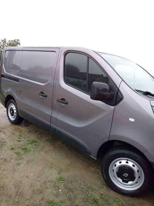 Gebraucht Renault Trafic 88 PS (64 kW) 2017 Grau Van / Kleinbus