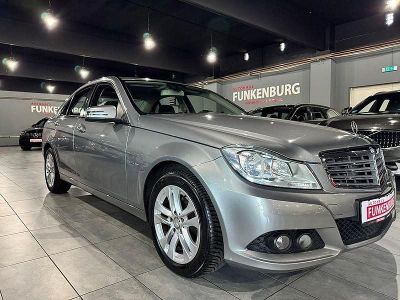 Silber Gebraucht 2012 Mercedes C200 Limousine | 10.900 € (Fairer Preis) - Bild 1/4