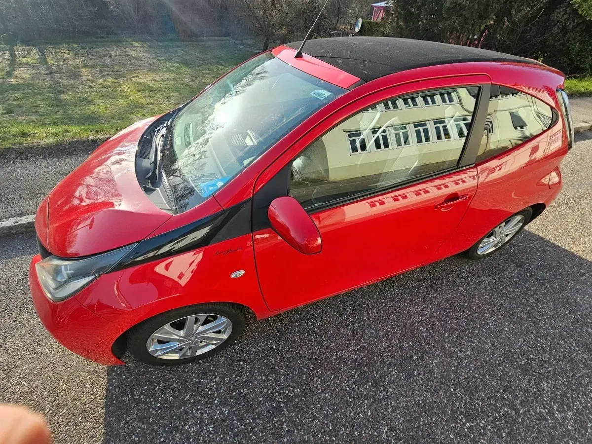 Gebraucht Toyota Aygo 2014 Rot Kleinwagen