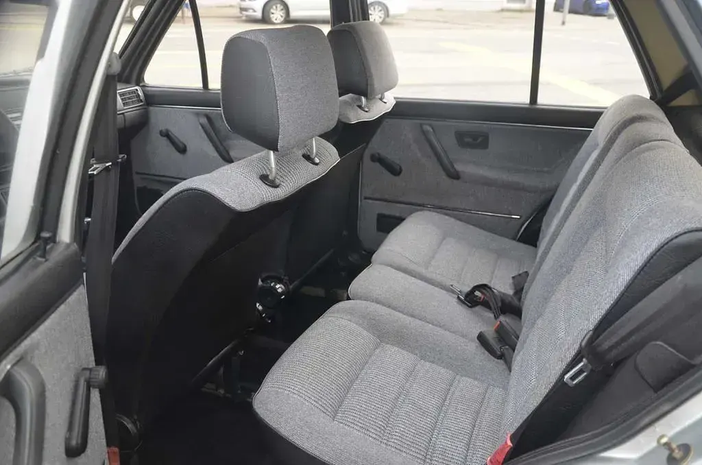 Gebraucht VW Golf II 54 PS (39 kW) 1986 Silber metallic Kleinwagen
