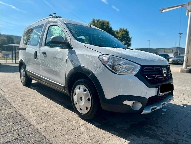 Gebraucht Dacia Dokker Stepway 116 PS (85 kW) 2018 Weiß Van / Kleinbus