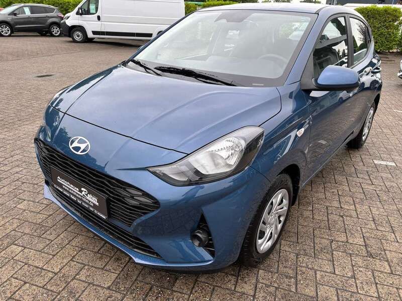 Vibrant blue Neu 2025 Hyundai i10 Style Kleinwagen | 18.990 € (Etwas zu teuer) - Bild 1/4