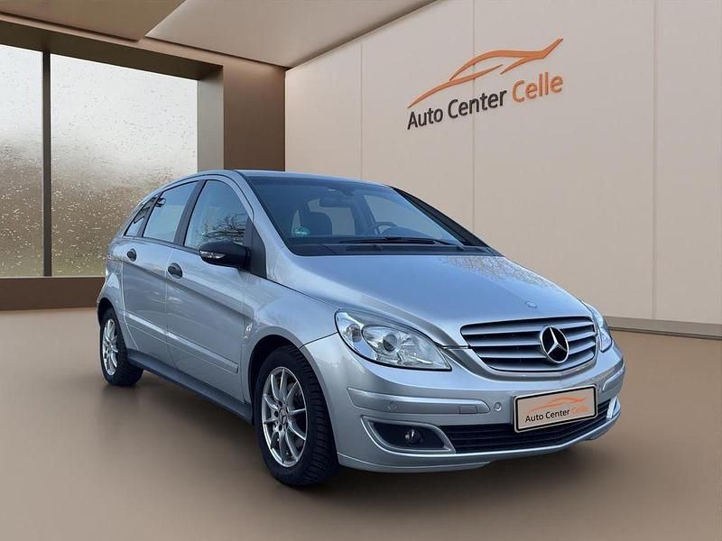 Gebraucht Mercedes B180 109 PS (80 kW) 2007 Silber Van / Kleinbus