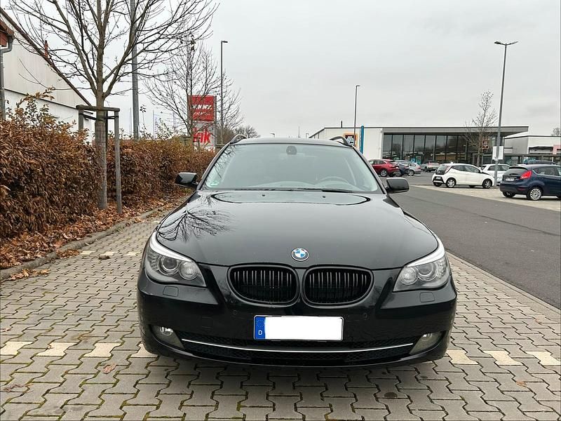 Gebraucht BMW 523 192 PS (141 kW) 2007 Schwarz Kombi