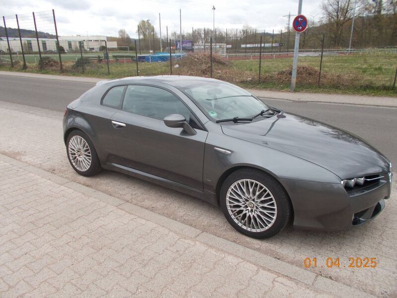 Grau Gebraucht 2006 Alfa Romeo Brera Coupé | 4.500 € (Fairer Preis) - Bild 1/4
