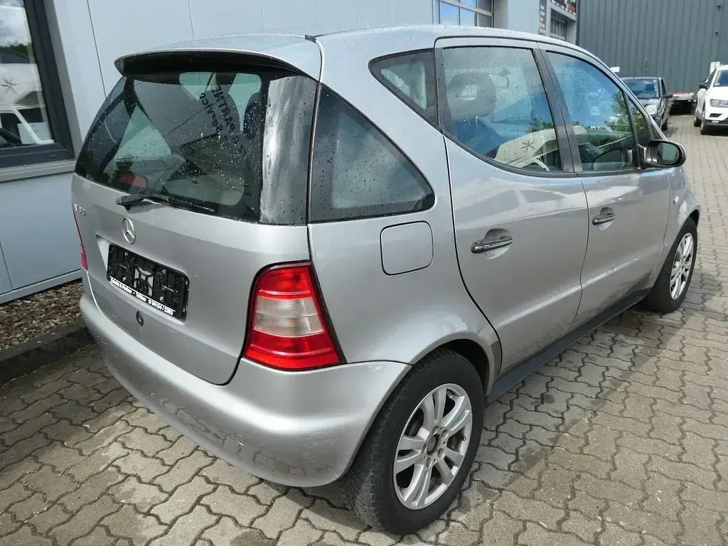 Gebraucht Mercedes A160 Avantgarde 102 PS (75 kW) 2000 Grau Van / Kleinbus