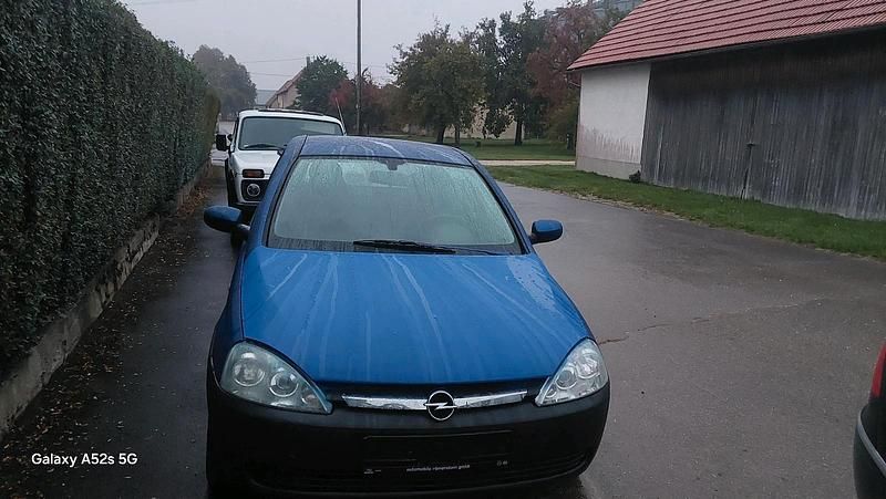 Blau Gebraucht 2005 Opel Corsa Kleinwagen | 2.300 € - Bild 1/2
