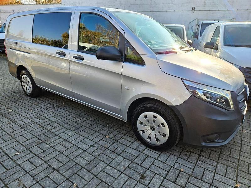Gebraucht Mercedes Vito 163 PS (119 kW) 2021 Brillantsilber Van