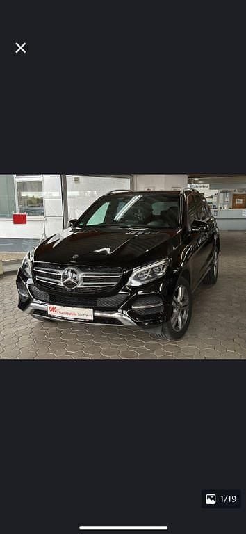 Schwarz Gebraucht 2017 Mercedes GLE250 SUV | 22.999 € (Guter Preis) - Bild 1/4