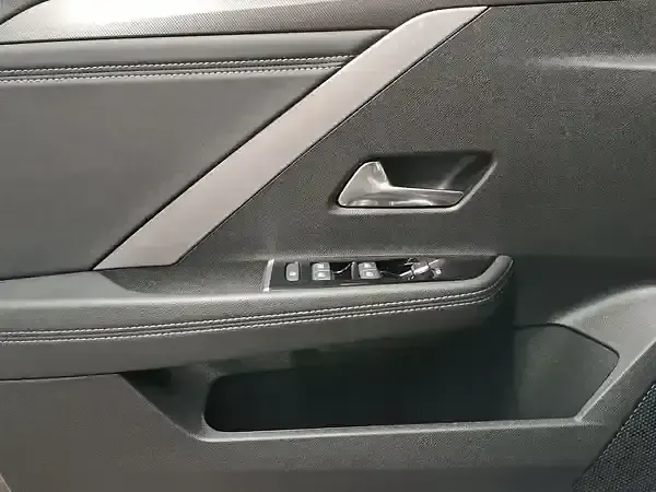 Gebraucht Opel Astra 131 PS (96 kW) 2025 Vulkan grau (metallic) Kleinwagen