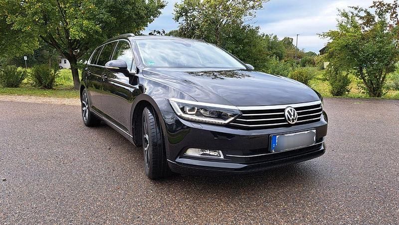 Schwarz Gebraucht 2017 VW Passat Comfortline Kombi | 14.700 € (Superpreis) - Bild 1/4