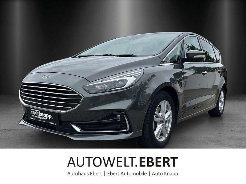 Grau Gebraucht 2021 Ford S-MAX Titanium Van / Kleinbus | 24.990 € (Etwas zu teuer) - Bild 1/4