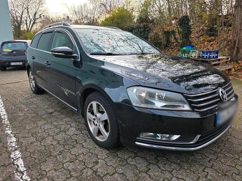 Gebraucht VW Passat 140 PS (102 kW) 2012 Schwarz Kombi