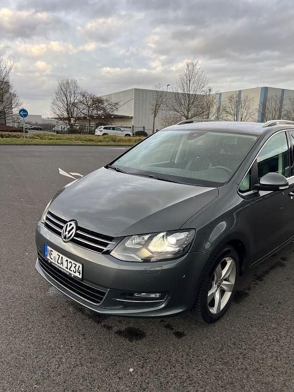Gebraucht VW Sharan Highline 177 PS (130 kW) 2014 Grau Van / Kleinbus