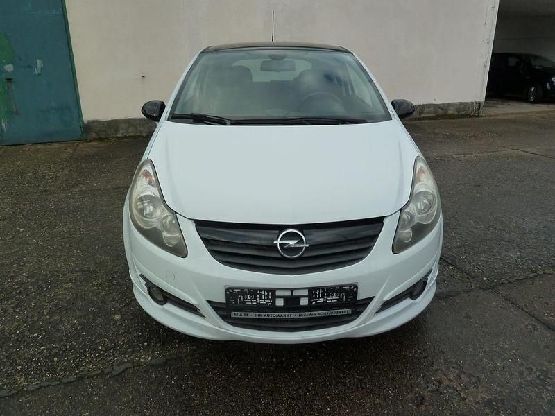 Gebraucht Opel Corsa Edition 80 PS (58 kW) 2009 Casablancaweiss/saphirschwarz Kleinwagen