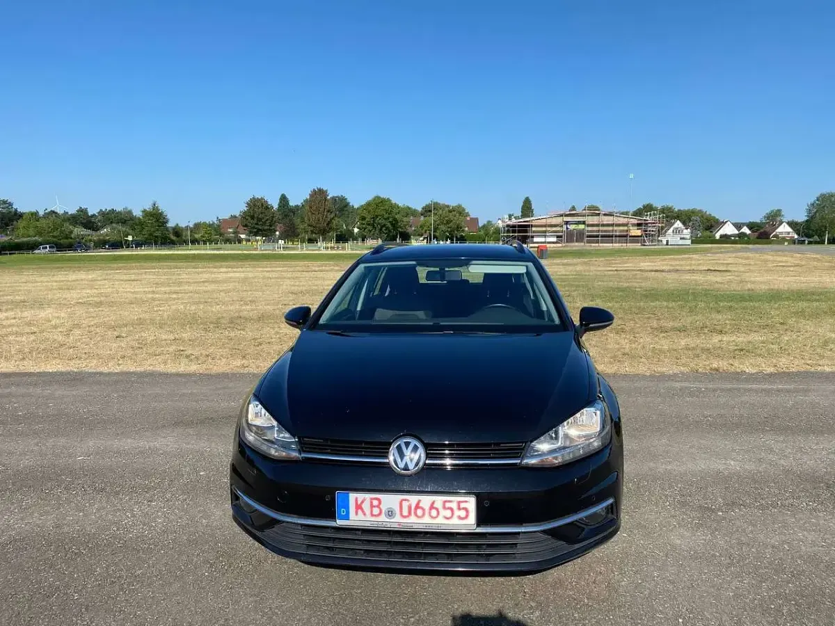 Gebraucht VW Golf VII Comfortline 150 PS (110 kW) 2020 Deep black perleffekt Kombi
