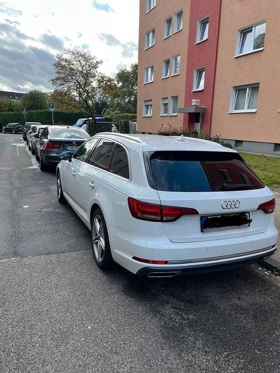 Gebraucht Audi A4 Comfort 190 PS (139 kW) 2019 Weiß Kombi