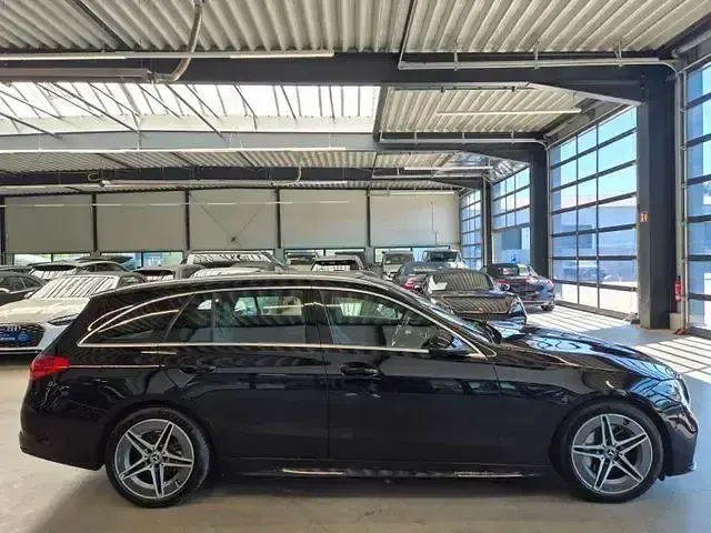 Gebraucht Mercedes C300 AMG line 288 PS (211 kW) 2025 Schwarz/baltic black Kombi