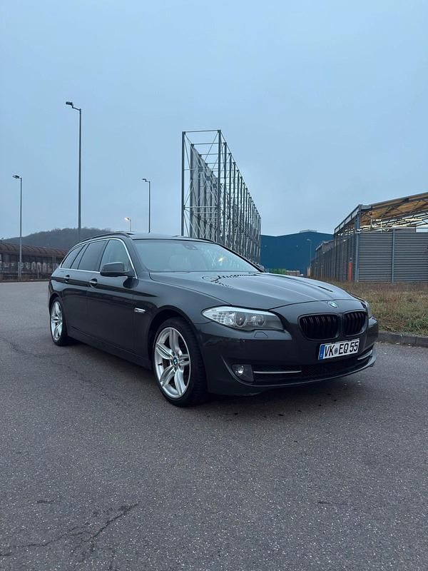 Gebraucht BMW 525 204 PS (150 kW) 2011 Schwarz Kombi