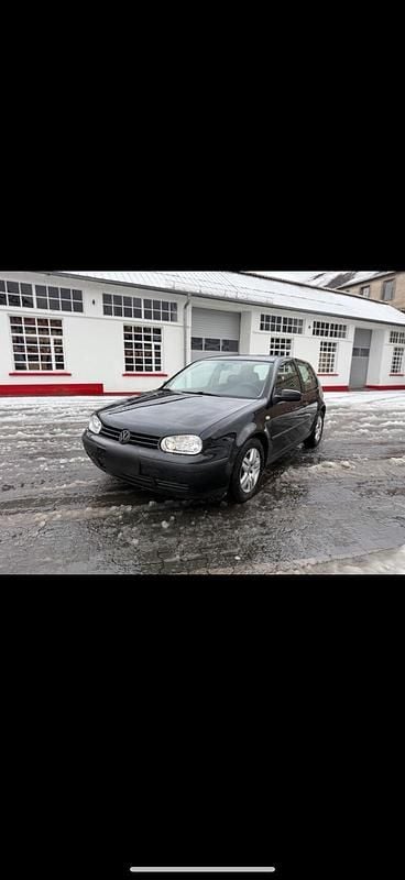 Schwarz Gebraucht 2000 VW Golf IV Kleinwagen | 750 € (Superpreis) - Bild 1/4