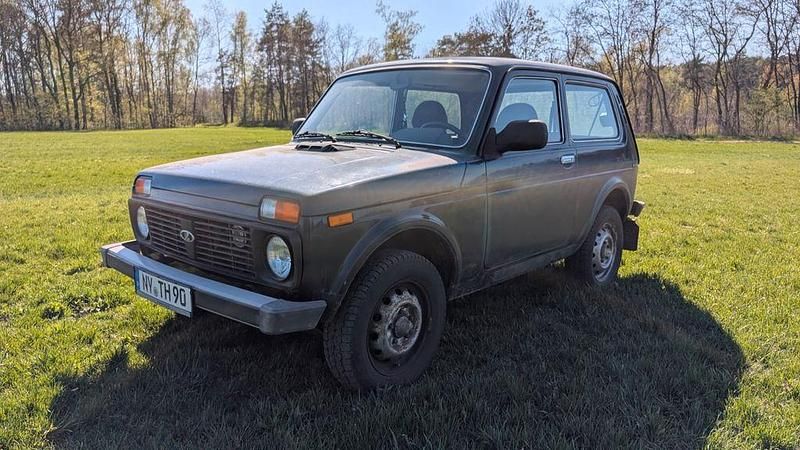 Second-hand Lada niva 83 CP (61 kW) 2012 Verde SUV